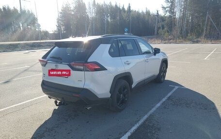 Toyota RAV4, 2021 год, 4 450 000 рублей, 3 фотография