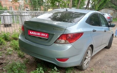 Hyundai Solaris II рестайлинг, 2011 год, 700 000 рублей, 4 фотография