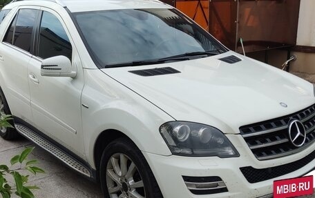 Mercedes-Benz M-Класс, 2010 год, 1 710 000 рублей, 3 фотография