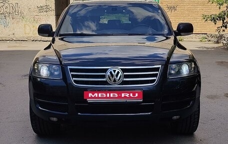 Volkswagen Touareg III, 2006 год, 1 400 000 рублей, 2 фотография