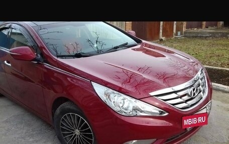 Hyundai Sonata VI, 2012 год, 1 100 000 рублей, 2 фотография