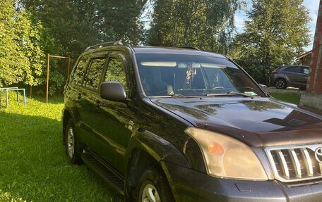 Toyota Land Cruiser Prado 120 рестайлинг, 2004 год, 1 500 000 рублей, 2 фотография