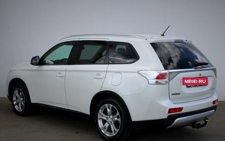 Mitsubishi Outlander III рестайлинг 3, 2014 год, 1 630 000 рублей, 5 фотография