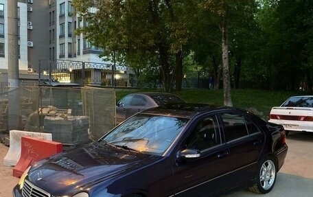 Mercedes-Benz C-Класс, 2000 год, 990 000 рублей, 1 фотография