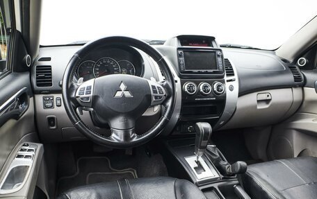 Mitsubishi Pajero Sport II рестайлинг, 2014 год, 2 599 000 рублей, 9 фотография