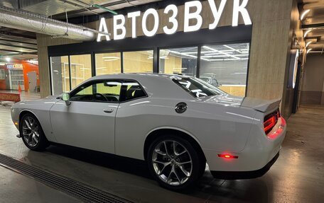 Dodge Challenger III рестайлинг 2, 2022 год, 4 100 000 рублей, 13 фотография