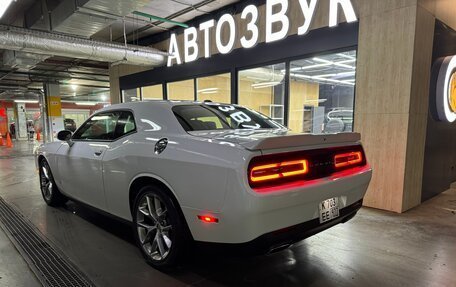 Dodge Challenger III рестайлинг 2, 2022 год, 4 100 000 рублей, 12 фотография