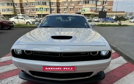 Dodge Challenger III рестайлинг 2, 2022 год, 4 100 000 рублей, 19 фотография