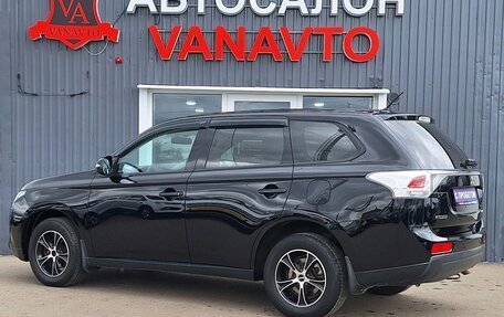 Mitsubishi Outlander III рестайлинг 3, 2012 год, 1 770 000 рублей, 8 фотография