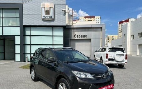 Toyota RAV4, 2014 год, 1 700 000 рублей, 3 фотография