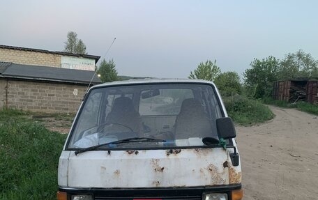 Toyota HiAce H50 H60 H70, 1989 год, 125 000 рублей, 1 фотография