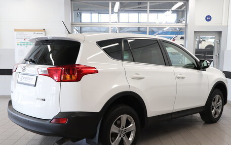 Toyota RAV4, 2015 год, 2 100 000 рублей, 5 фотография