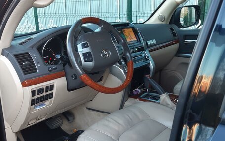 Toyota Land Cruiser 200, 2015 год, 4 550 000 рублей, 3 фотография