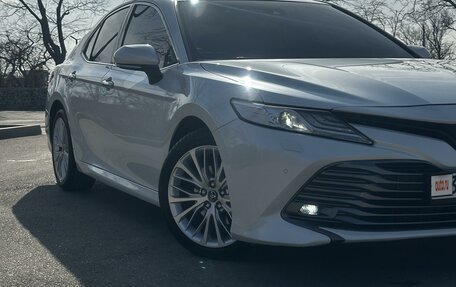 Toyota Camry, 2018 год, 2 850 000 рублей, 4 фотография