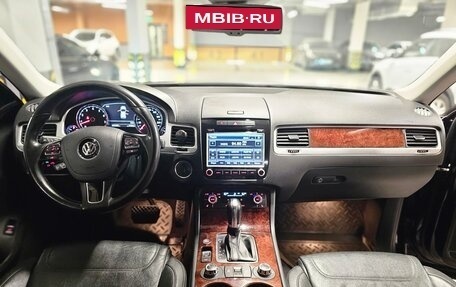 Volkswagen Touareg III, 2013 год, 2 680 000 рублей, 2 фотография