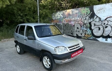 Chevrolet Niva I рестайлинг, 2004 год, 258 000 рублей, 3 фотография