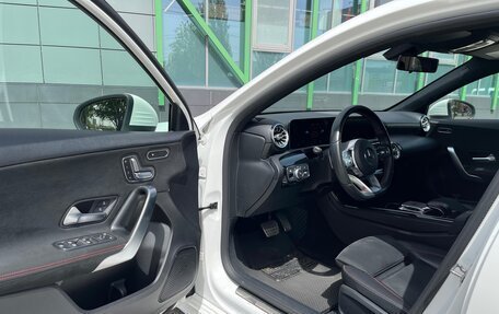 Mercedes-Benz A-Класс, 2018 год, 2 750 000 рублей, 9 фотография