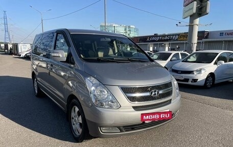 Hyundai Grand Starex Grand Starex I рестайлинг 2, 2011 год, 1 930 000 рублей, 3 фотография