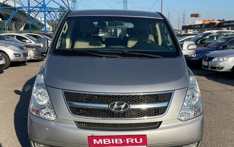 Hyundai Grand Starex Grand Starex I рестайлинг 2, 2011 год, 1 930 000 рублей, 2 фотография