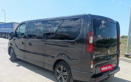 Renault Trafic, 2018 год, 3 150 000 рублей, 4 фотография