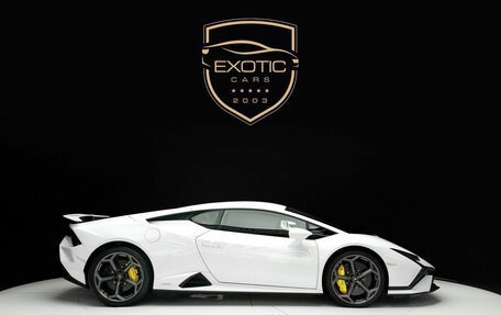 Lamborghini Huracán, 2023 год, 41 000 000 рублей, 3 фотография