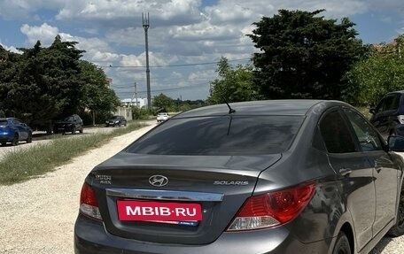 Hyundai Solaris II рестайлинг, 2012 год, 900 000 рублей, 3 фотография