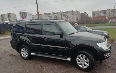 Mitsubishi Pajero IV, 2015 год, 2 690 000 рублей, 3 фотография