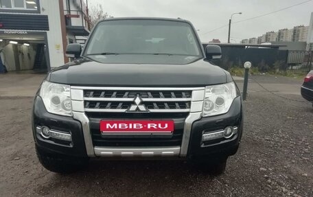 Mitsubishi Pajero IV, 2015 год, 2 690 000 рублей, 2 фотография