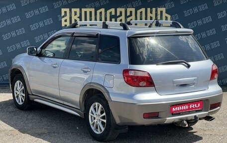 Mitsubishi Outlander III рестайлинг 3, 2006 год, 700 000 рублей, 2 фотография