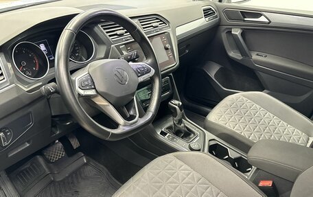 Volkswagen Tiguan II, 2021 год, 3 390 000 рублей, 2 фотография