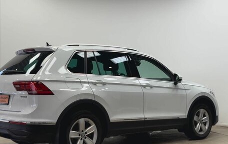 Volkswagen Tiguan II, 2021 год, 3 390 000 рублей, 15 фотография