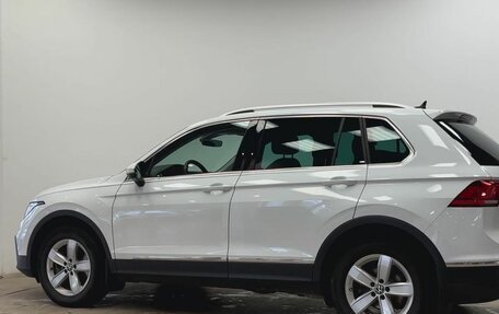 Volkswagen Tiguan II, 2021 год, 3 390 000 рублей, 24 фотография