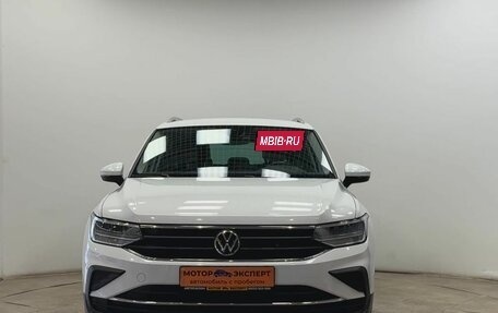 Volkswagen Tiguan II, 2021 год, 3 390 000 рублей, 20 фотография