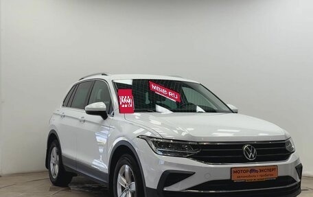 Volkswagen Tiguan II, 2021 год, 3 390 000 рублей, 19 фотография