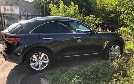 Infiniti QX70, 2013 год, 2 900 000 рублей, 3 фотография