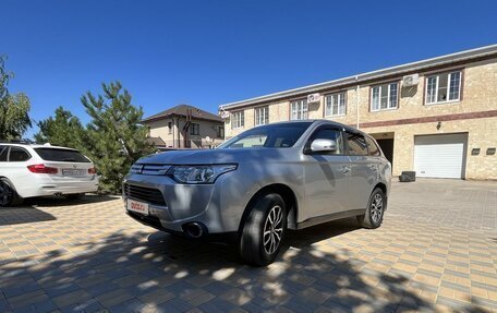 Mitsubishi Outlander III рестайлинг 3, 2014 год, 1 650 000 рублей, 3 фотография