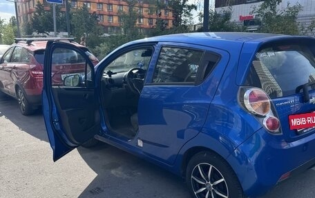 Chevrolet Spark III, 2011 год, 620 000 рублей, 2 фотография