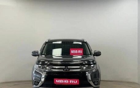 Mitsubishi Outlander III рестайлинг 3, 2018 год, 2 350 000 рублей, 25 фотография