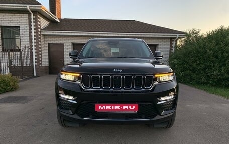 Jeep Grand Cherokee, 2023 год, 7 999 000 рублей, 3 фотография