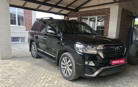 Toyota Land Cruiser 200, 2017 год, 6 600 000 рублей, 1 фотография