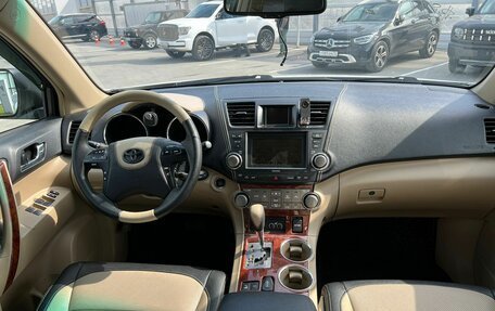 Toyota Highlander III, 2011 год, 2 358 000 рублей, 12 фотография