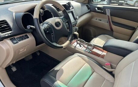 Toyota Highlander III, 2011 год, 2 358 000 рублей, 9 фотография