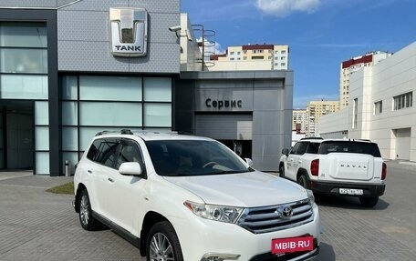 Toyota Highlander III, 2011 год, 2 358 000 рублей, 3 фотография