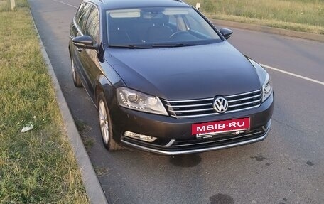 Volkswagen Passat B7, 2013 год, 1 370 000 рублей, 2 фотография