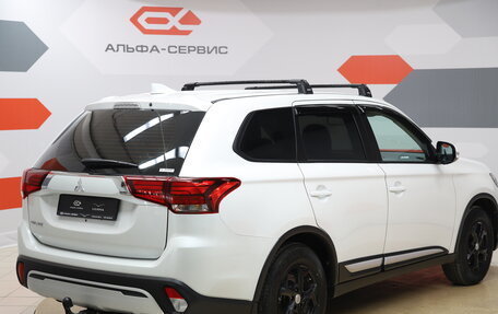 Mitsubishi Outlander III рестайлинг 3, 2020 год, 2 590 000 рублей, 6 фотография