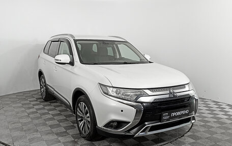 Mitsubishi Outlander III рестайлинг 3, 2019 год, 2 410 000 рублей, 3 фотография