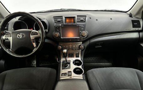 Toyota Highlander III, 2012 год, 2 195 000 рублей, 10 фотография