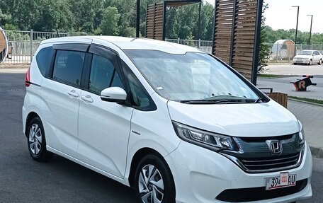 Honda Freed II, 2016 год, 1 490 000 рублей, 2 фотография