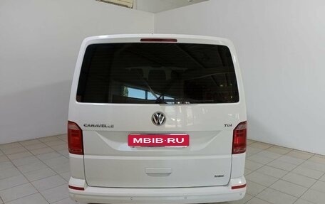 Volkswagen Caravelle T6 рестайлинг, 2017 год, 3 150 000 рублей, 5 фотография