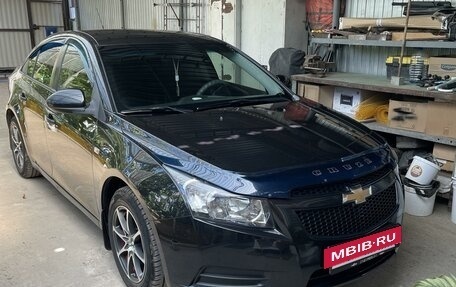 Chevrolet Cruze II, 2010 год, 930 000 рублей, 2 фотография